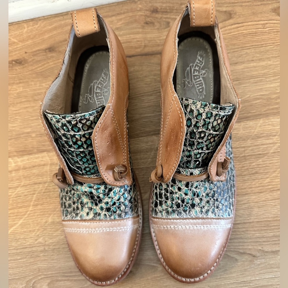 Freebird by Steven Mabel Tan and Green Leather Shoes NWOB NO BOX or bag